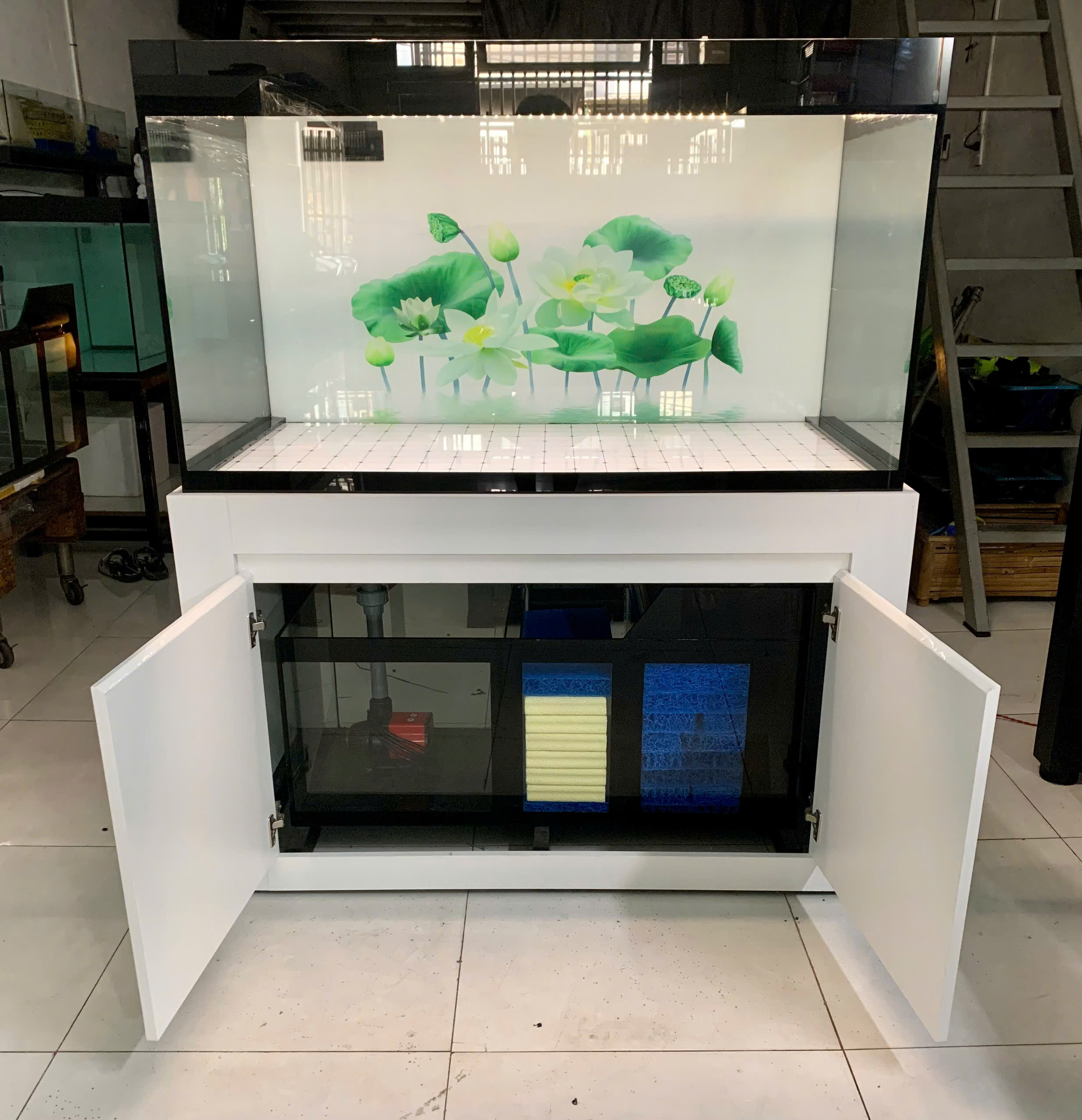 Siêu Phẩm Bể Cá Bạch Ngọc Liên Đài